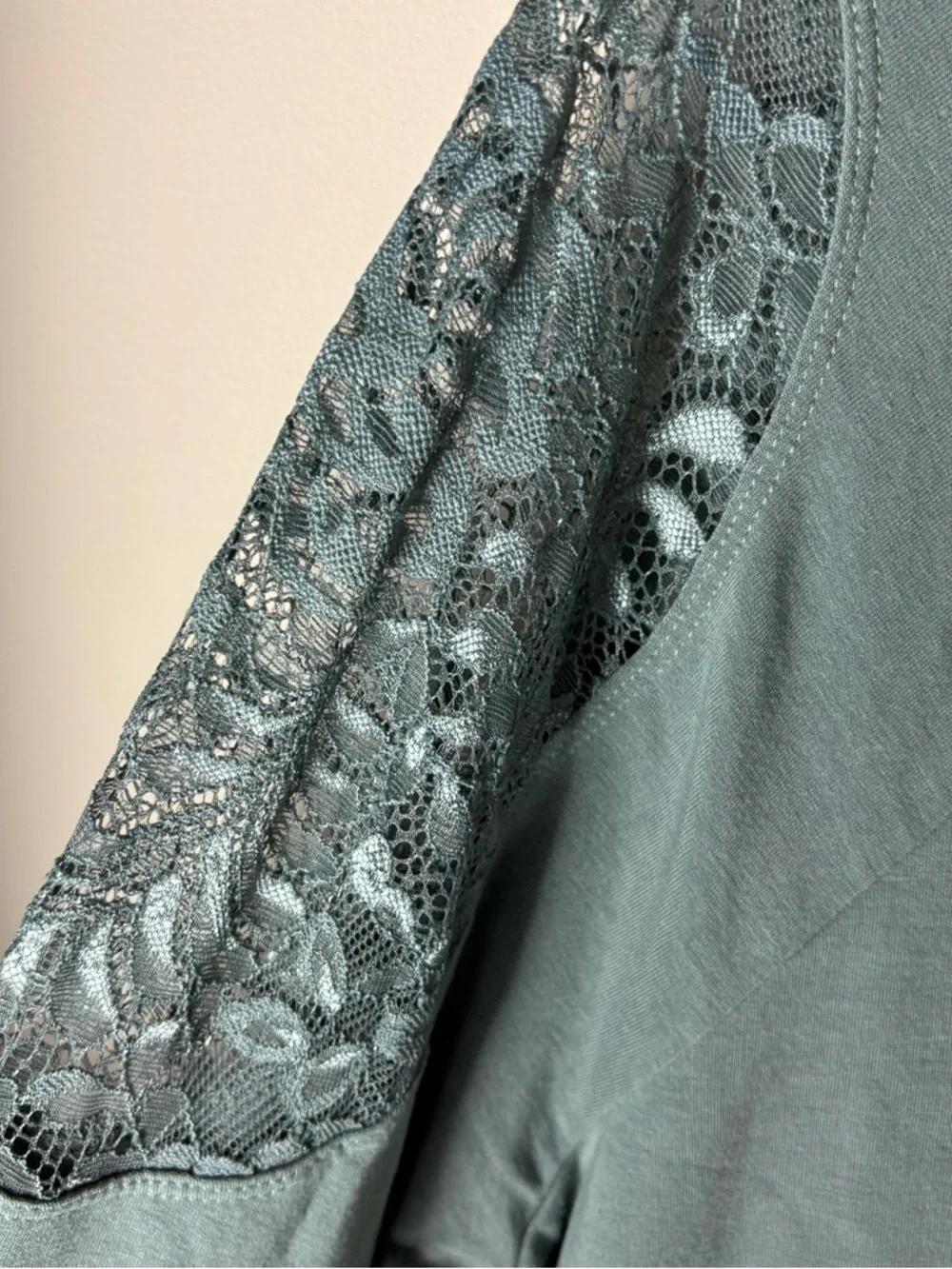 Her Universe | Studio Ghibli My Neighbor Totoro Long Sleeve Lace Shoulder Top 1X - Picture 8 of 12